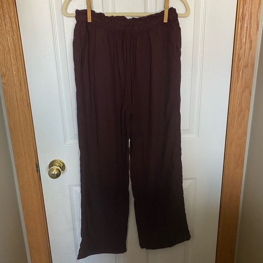 *SOLD* 
American Eagle Pants